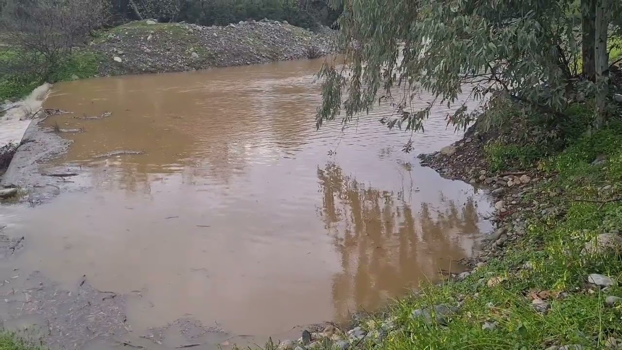 &Omicron; &pi;&omicron;&tau;&alpha;&mu;ό&sigmaf; &tau;&eta;&sigmaf; &Kappa;&rho;&iota;&tau;&sigma;ά&sigmaf; &kappa;&alpha;&tau;&epsilon;&beta;ά&zeta;&epsilon;&iota; &nu;&epsilon;&rho;ό 