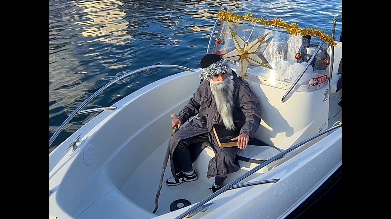 &laquo;&Pi;ά&epsilon;&iota; &omicron; &pi;&alpha;&lambda;&iota;ό&sigmaf; &omicron; &chi;&rho;ό&nu;&omicron;&sigmaf;...&raquo; 