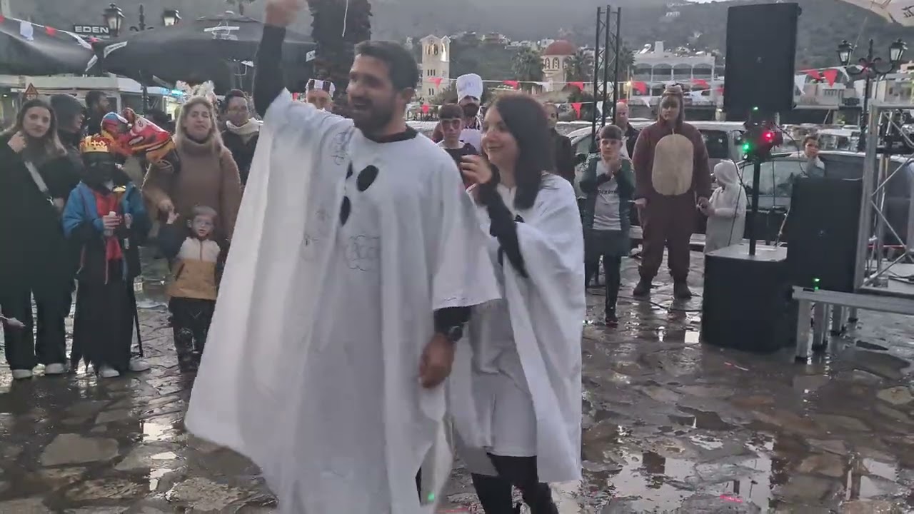 &Omicron;&iota; &kappa;&alpha;&rho;&nu;&alpha;&beta;&alpha;&lambda;&iota;&kappa;έ&sigmaf; &omicron;&mu;ά&delta;&epsilon;&sigmaf; &sigma;&tau;&eta;&nu; &Epsilon;&lambda;&omicron;ύ&nu;&tau;&alpha; 