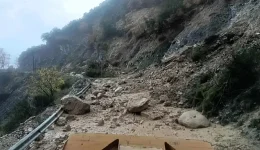 &Alpha;.-kachrimanis-me-afta-pou