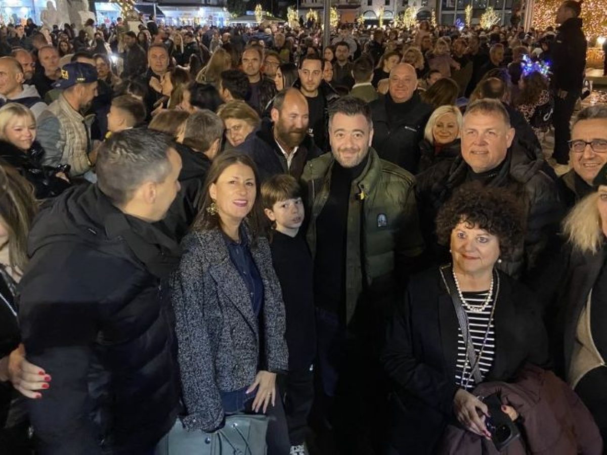 &Alpha;&nu;&alpha;&kappa;&alpha;&tau;&epsilon;&mu;έ&nu;&omicron;&iota; &kappa;ά&tau;&omega; &alpha;&pi;ό &tau;&alpha; &phi;ώ&tau;&alpha;&hellip;