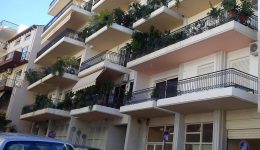 &Alpha;nthi-sta-trikala-i-agora