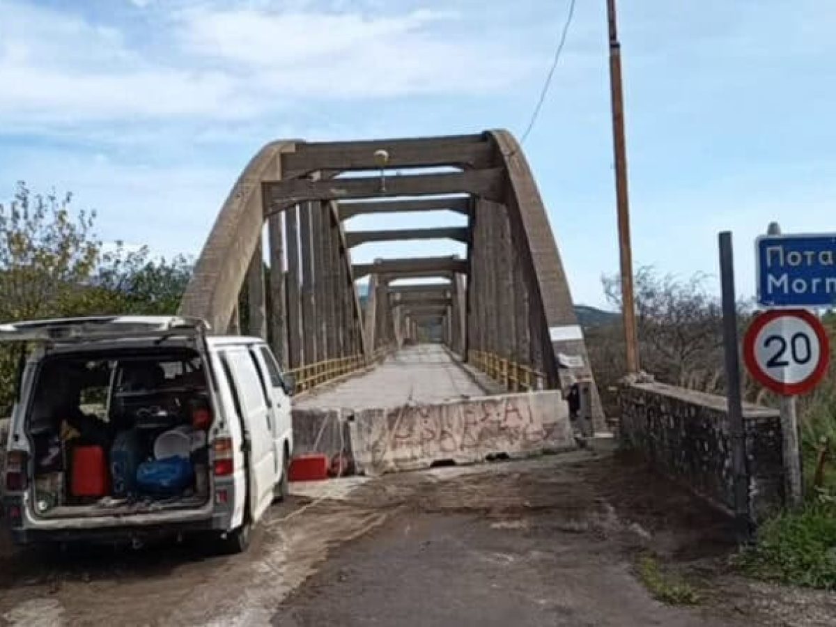 Μπήκε ο εργολάβος στη γέφυρα Μόρνου