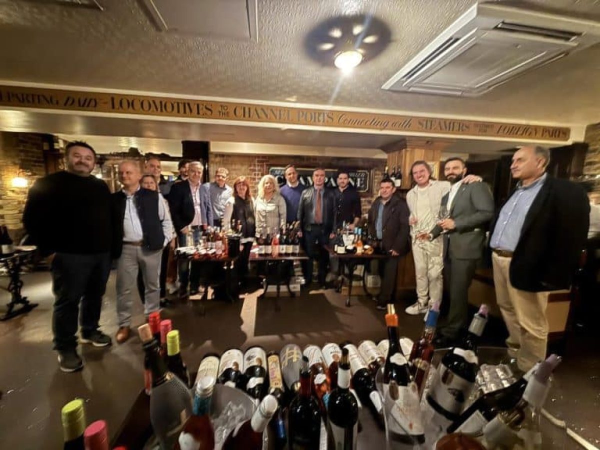 Εντυπωσίασαν τα κρασιά της Θεσσαλίας σε έκθεση στο Λονδίνο