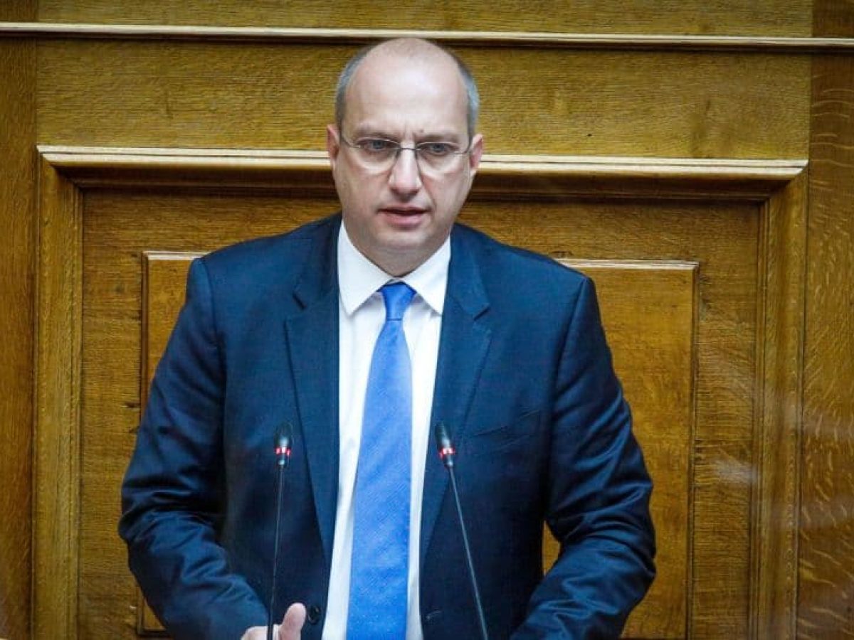 Γιάννης Οικονόμου: Τιμούμε την επέτειο του Πολυτεχνείου ώστε οι νεότερες γενιές να μην υποτιμήσουν ούτε το μέγεθος του διακυβεύματος ούτε την αξία της θυσίας