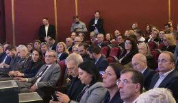 giorgos-chatzimarkos-i-periferies-ine