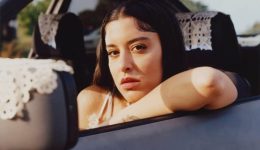 i-monadiki-marina-satti-ston