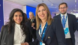 i-niki-florou-sinantithike-me