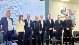 i-Αntiperiferia-psifiakis-diakivernisis-tis