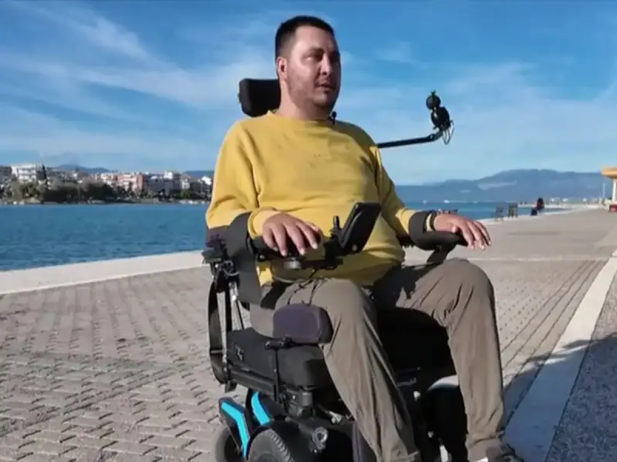 «Κατάλαβα εξ αρχής ότι παρέλυσα – Ο Θεός δεν είναι τιμωρός»: Συγκινεί ο Γιάννης Δαμιανός που βούτηξε για τον Σταυρό και καθηλώθηκε στο αναπηρικό αμαξίδιο