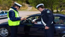 kavala-sinelifthi-andras-pou-odigouse