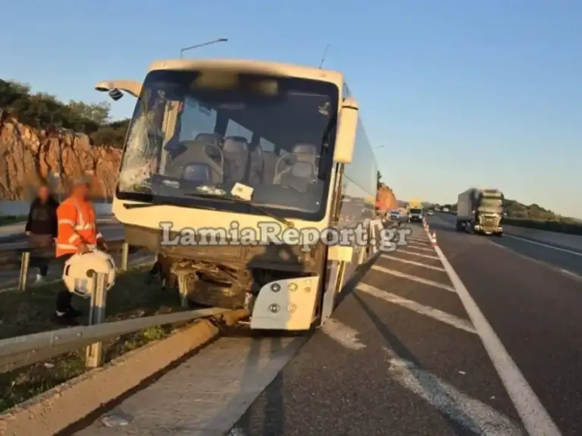Λεωφορείο έπεσε στις μπάρες στην εθνική οδό – Τραυματίες 5 επιβάτες και ο οδηγός