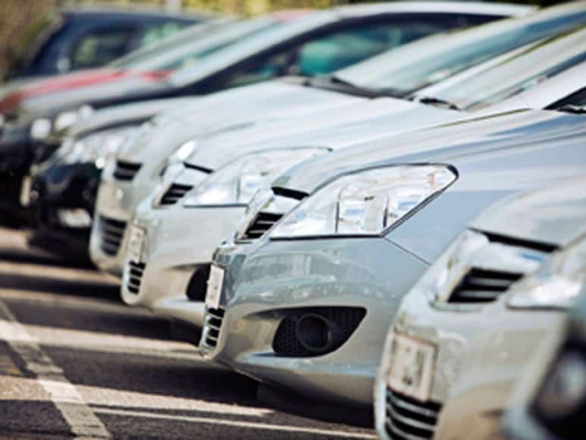 Μόνιμες θέσεις στάθμευσης ζητούν οι κάτοικοι της Κουντουριώτου