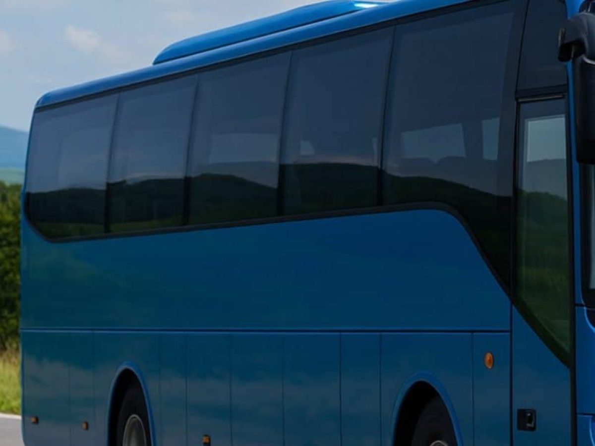 Ναύπακτος: Σε χαντάκι έπεσε λεωφορείο που μετέφερε μαθητές, δεν υπήρξαν τραυματισμοί