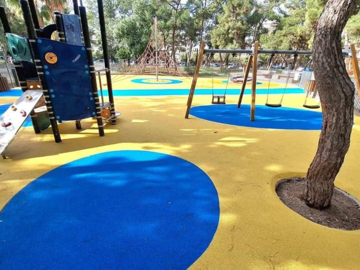 Νέα Σμύρνη: Ανακαινίστηκε η παιδική χαρά της πλατείας Βασ. Γεωργίου