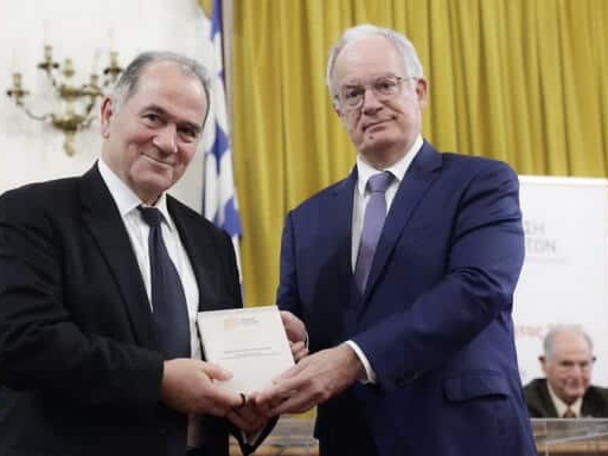 Ο Πρόεδρος της Δημοκρατίας βράβευσε την Κοινωνική Μέριμνα Μοσχάτου (εικόνες)