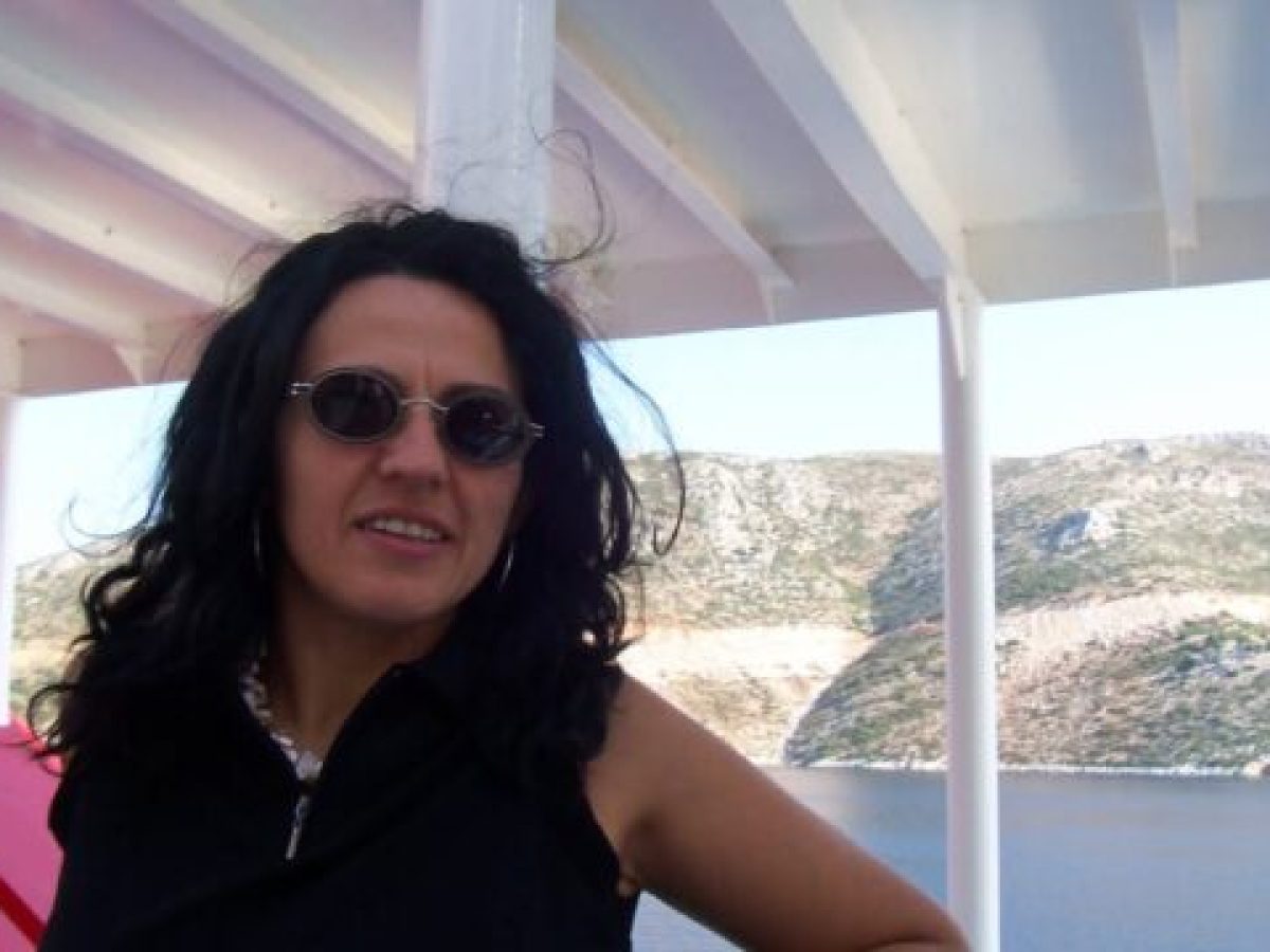 Ο Σύνδεσμος Γραμμάτων και Τεχνών Π.Ε. Γρεβενών εκφράζει τα θερμά του συλλυπητήρια στην οικογένεια της Σάσας Ανδρουλάκη