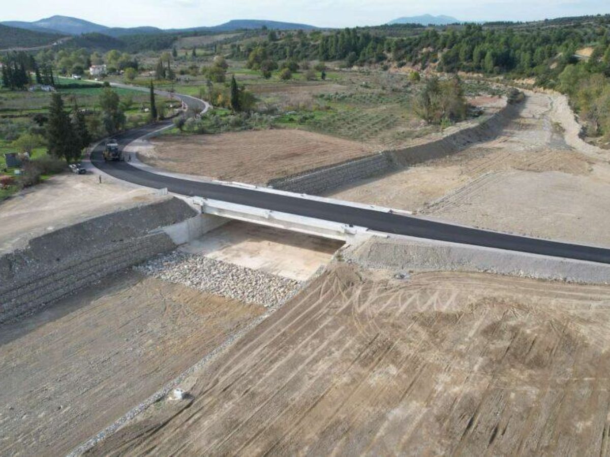Παραδόθηκε σε κυκλοφορία η νέα γέφυρα Πούρνου στην Π.Ε. Εύβοιας
