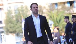 paremvasi-kasselaki-gia-ton-18chrono