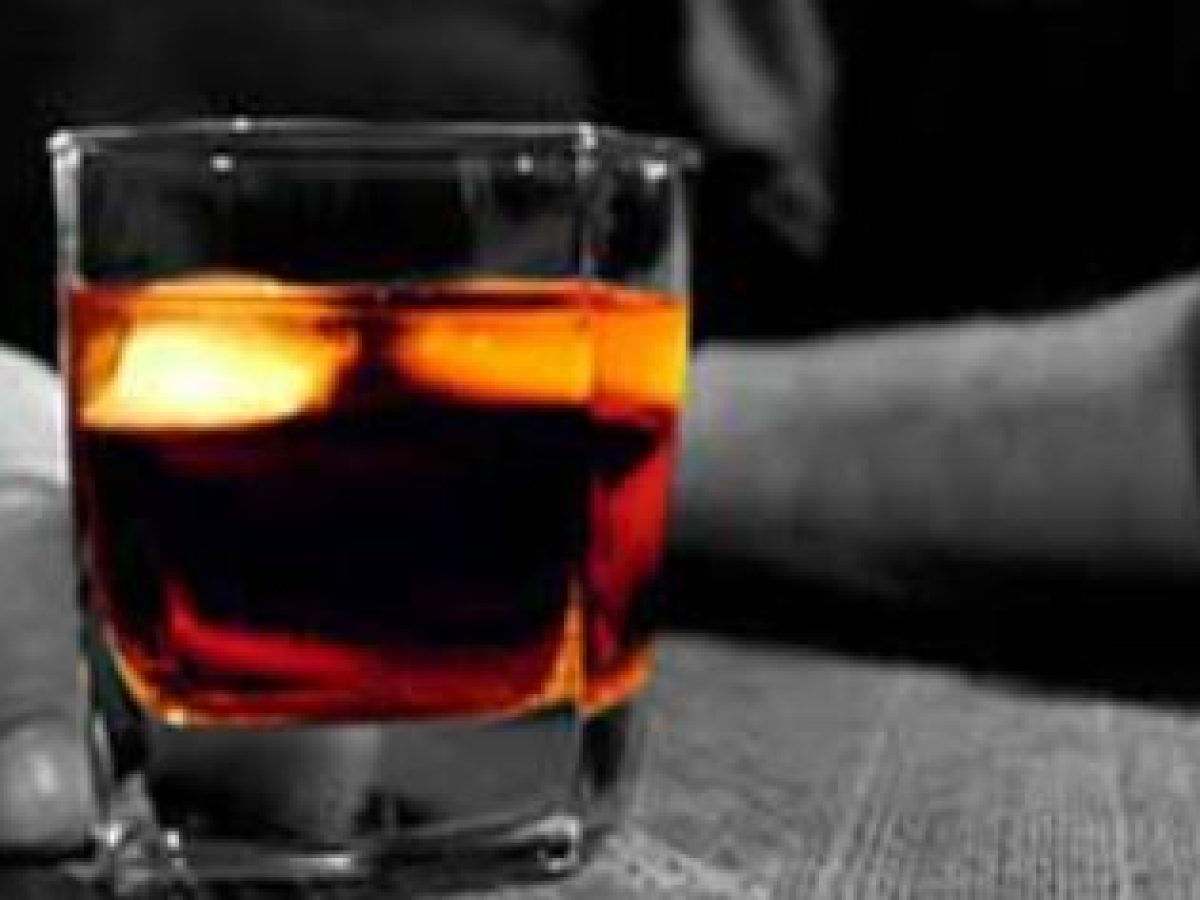 Πάτρα: Έφοδος της ΑΑΔΕ σε καταστήματα εστίασης για λαθραίο αλκοόλ