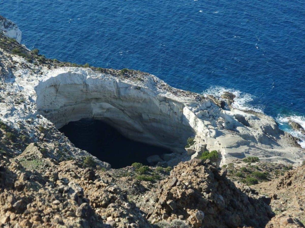 Πεζοπορική εκδρομή στην σπηλιά της Συκιάς