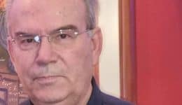 polli-ipourgi-agapoun-perissotero-tin