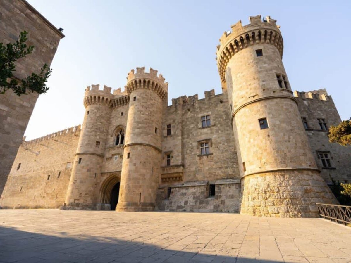 Ρόδος: Προσωρινές κυκλοφοριακές ρυθμίσεις στη Μεσαιωνική Πόλη λόγω εργασιών