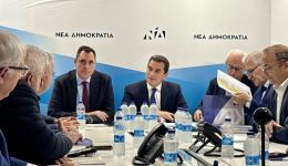 sinantisi-tou-kosta-skreka-me-1