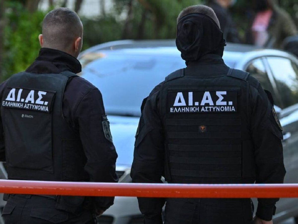 Συνελήφθη 46χρονος στην Βούλα για απάτη και ξέπλυμα χρημάτων