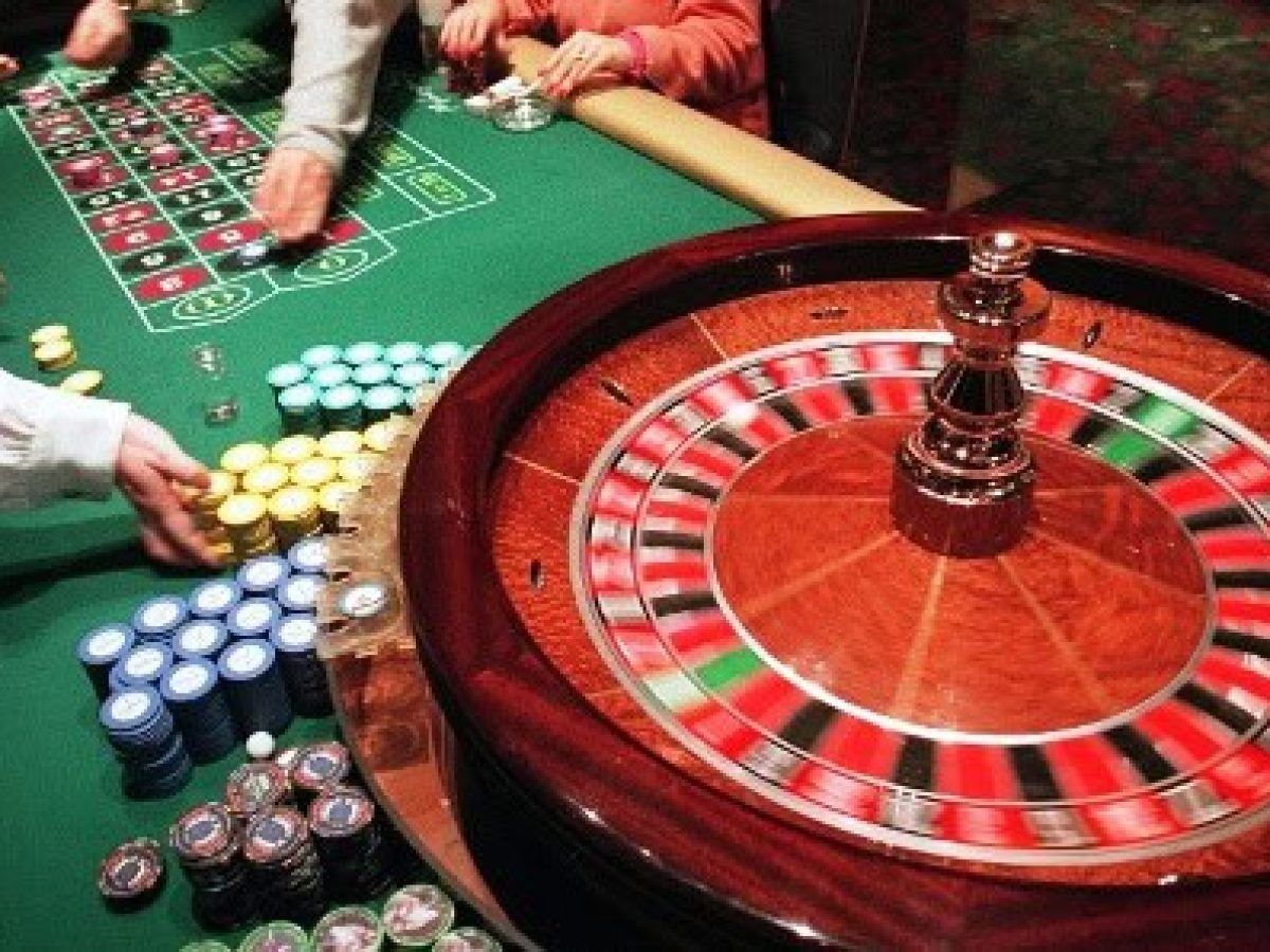 Συνελήφθησαν 10 άτομα για διενέργεια παράνομου τυχερού παιχνιδιού στη Λακωνία