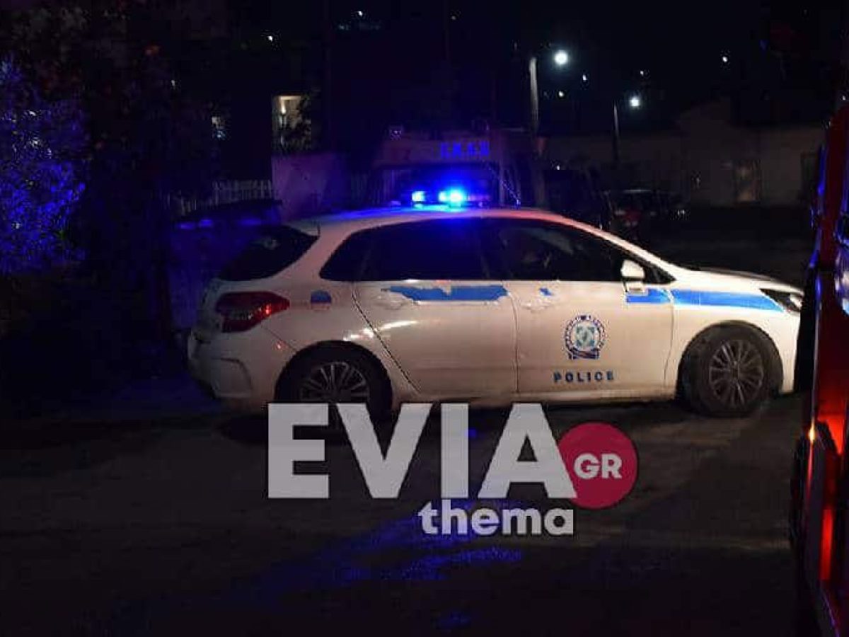 Σοβαρό τροχαίο στην Αρτάκη: Αυτοκίνητο «καρφώθηκε» σε μάντρα σπιτιού – Στο νοσοκομείο ο οδηγός