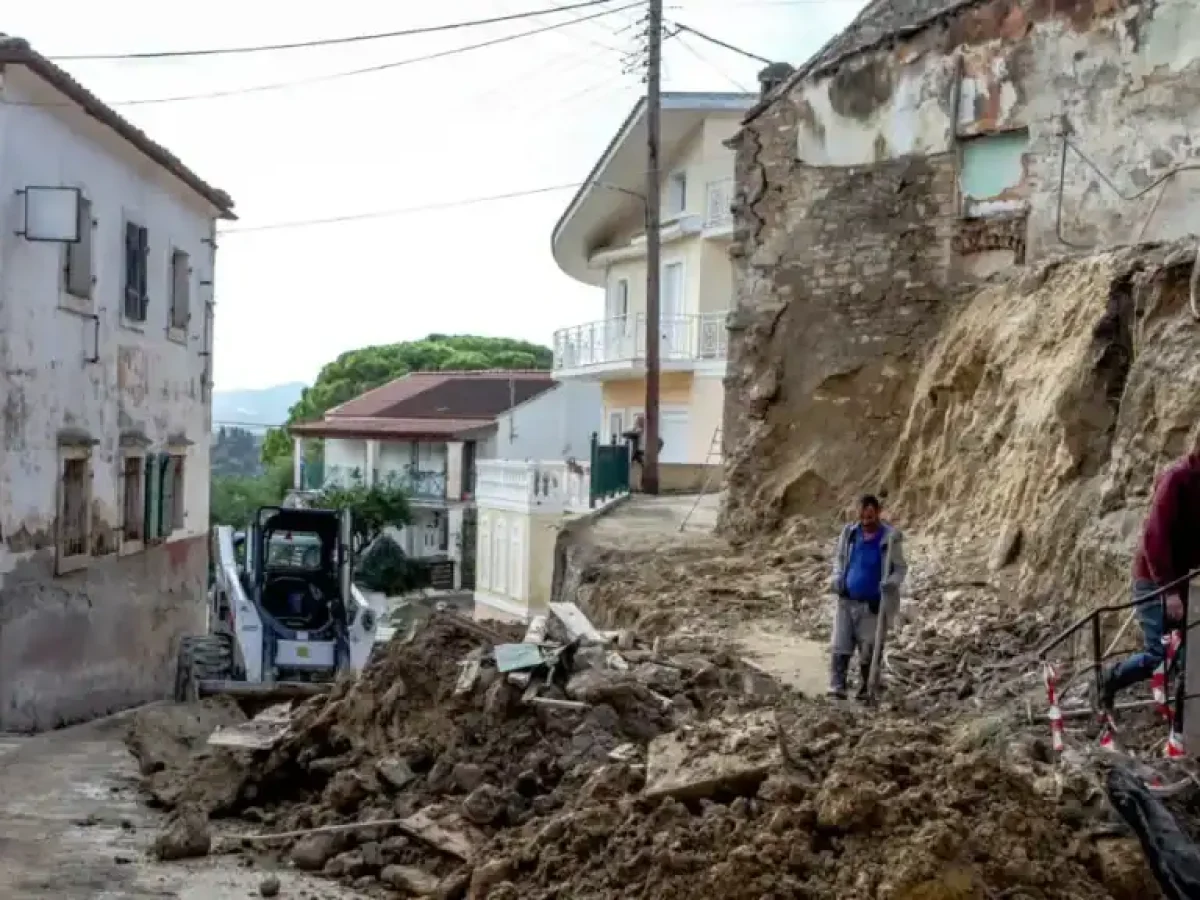 Στο «μάτι» της κακοκαιρίας Ήπειρος, Κέρκυρα και Θεσσαλία: Κατολισθήσεις, καθιζήσεις και αποκλεισμένα χωριά – Τιτάνια μάχη για την αποκατάσταση