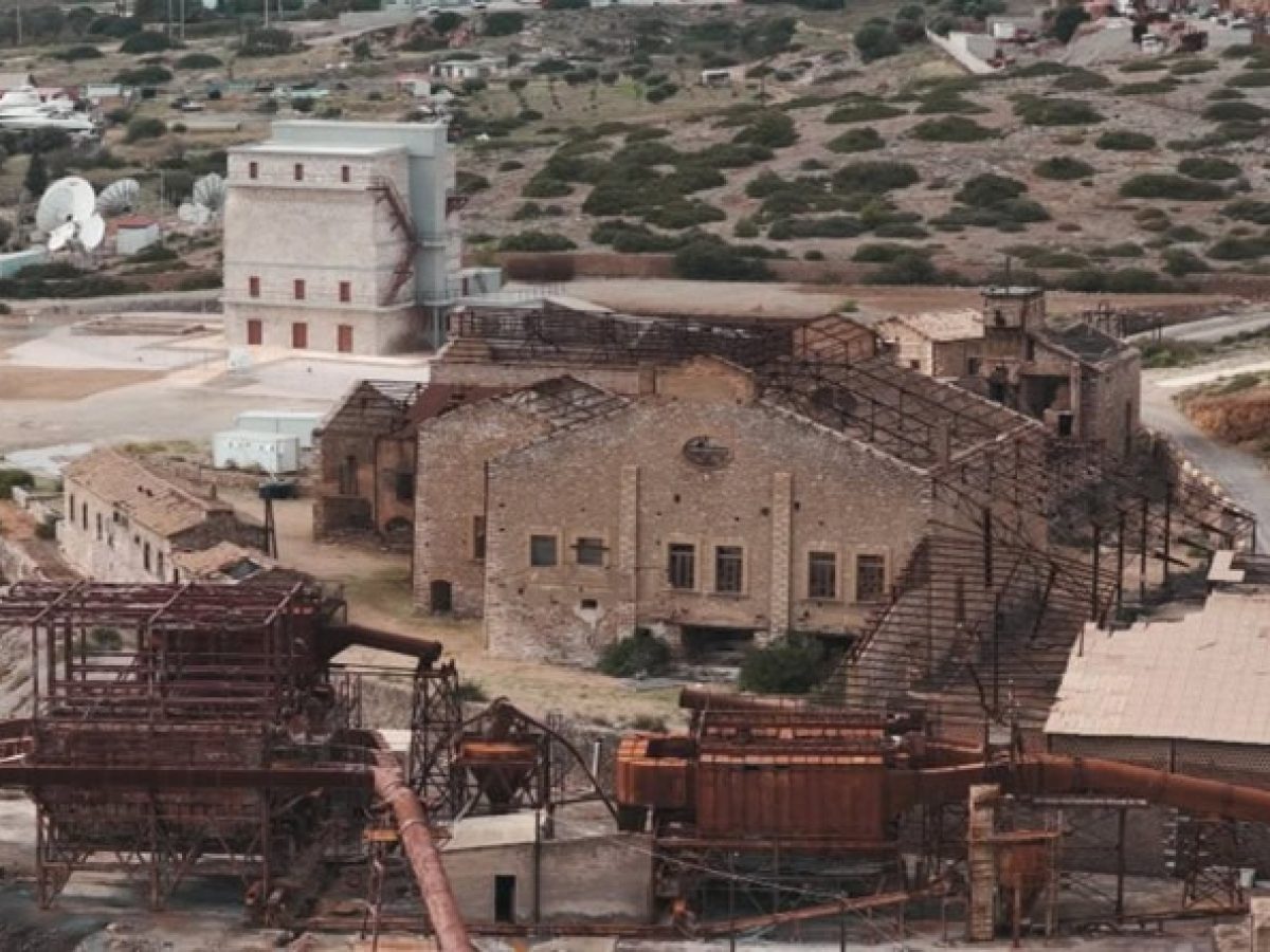 Το «Τσερνόμπιλ του Λαυρίου»: Το κτίριο που καθάρισε μετά από έναν αιώνα ρύπανσης (βίντεο drone)