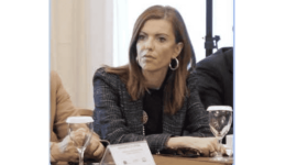 Αndriana-komitsa-spame-ton-kiklo