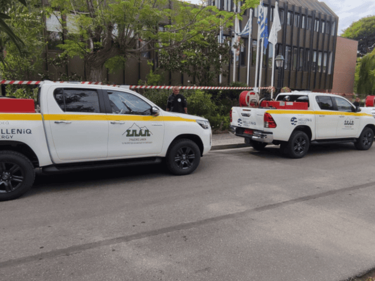 Απόκτηση 3 νέων πυροσβεστικών οχημάτων από τον Σ.Π.Α.Π. – Δωρεά του Ομίλου HELLENiQ ENERGY