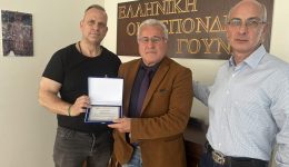 Αponomi-timitikis-plaketas-ston-k