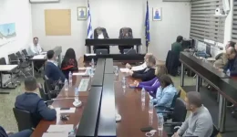 Αspropirgos-erchete-krisimi-sinedriasi-dimotikou