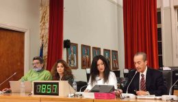 &Alpha;grinio-parousiastike-to-pediko-vivlio