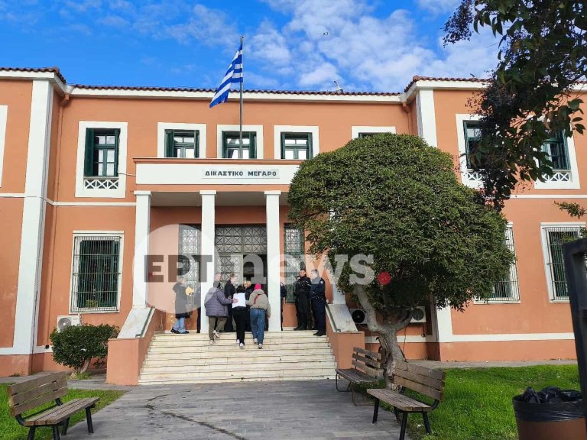 &Alpha;&lambda;&epsilon;&xi;&alpha;&nu;&delta;&rho;&omicron;ύ&pi;&omicron;&lambda;&eta;: &Pi;&rho;&omicron;&phi;&upsilon;&lambda;&alpha;&kappa;ί&sigma;&tau;&eta;&kappa;&epsilon; &eta; &mu;&eta;&tau;έ&rho;&alpha; &tau;&omicron;&upsilon; 3&chi;&rho;&omicron;&nu;&omicron;&upsilon; &pi;&omicron;&upsilon; &pi;έ&theta;&alpha;&nu;&epsilon; &alpha;&pi;ό &alpha;&sigma;&iota;&tau;ί&alpha;