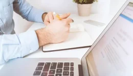 10-thesis-ergasias-stin-Αnaptixiaki