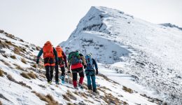 31chroni-trikalini-daskala-kataplakothike-apo