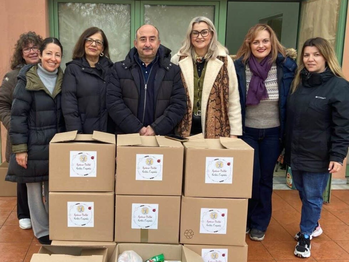 450 καλάθια αγάπης μοίρασαν Σακκάς-Νάτσινα, σε ευπαθείς ομάδες