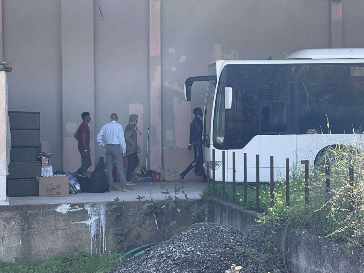 Aκόμα δύο διασώσεις με 61 μετανάστες στη Γαύδο – Εκτός Κρήτης με σκάφος του Λιμενικού περίπου 400 άτομα