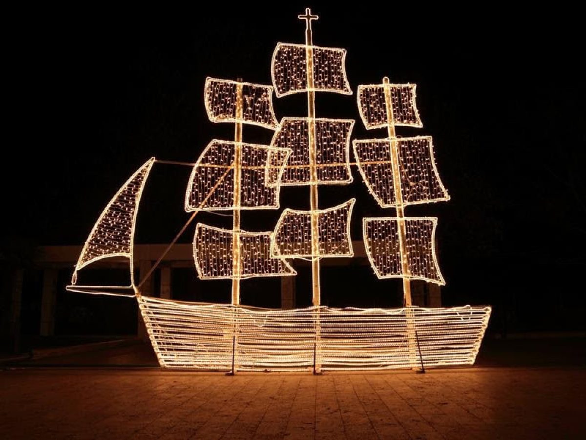 FERIMMO: Χριστούγεννα στην Ελλάδα: Παράδοση, Θαλπωρή και ο Δρόμος για το Δικό σας Σπίτι