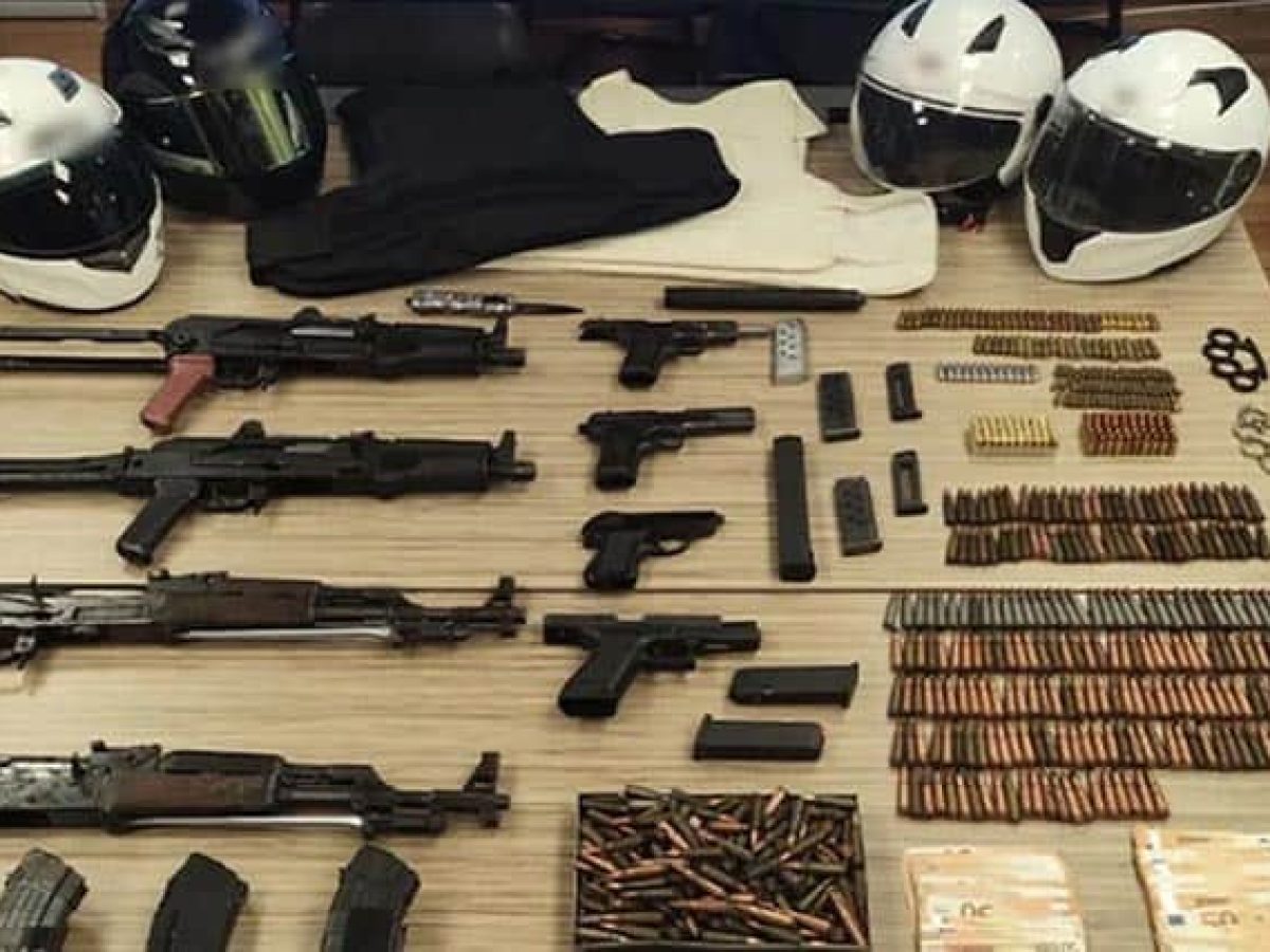 Greek Mafia: Η ΕΛ.ΑΣ. ξετρύπωσε οπλοστάσιο-φρούριο στην Καλλιθέα – Καλάσνικοφ, κοκαΐνη και GPS tracker