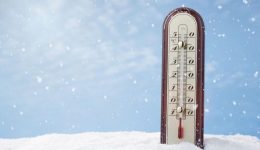 Keros-chimoniatiko-to-skiniko-stin