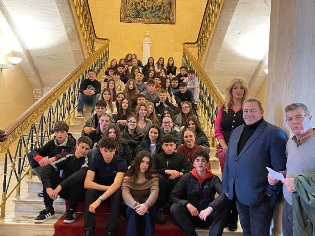 O Eυρίπιδης Στυλιανίδης υποδέχθηκε στη Βουλή των Ελλήνων το 2ο Γυμνάσιο Κομοτηνής