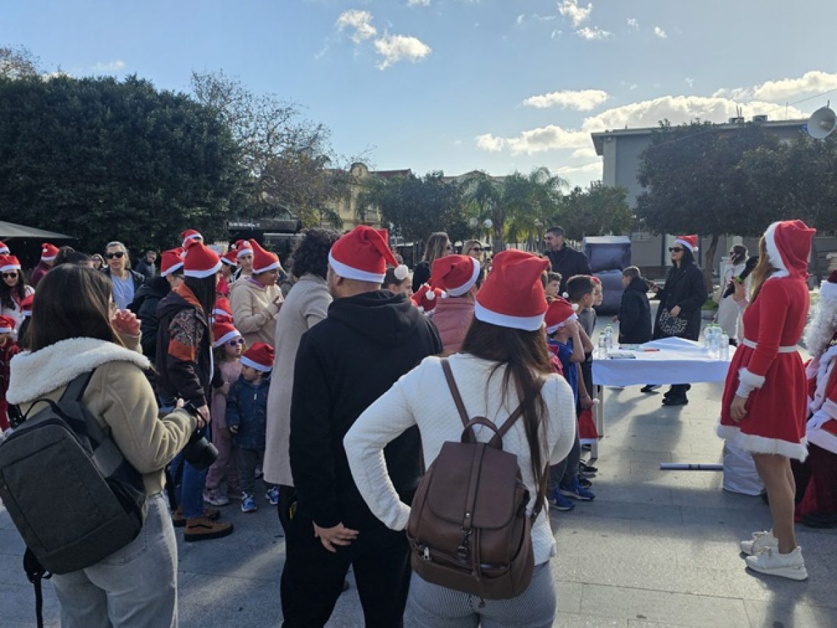 Santa Run -Το Αργοστόλι γέμισε με Άγιους Βασίληδες για καλό σκοπό