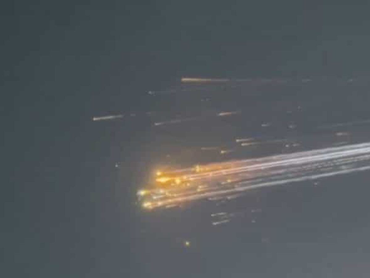 Starship: Έκρηξη μετά την απογείωση και συναγερμός στον αέρα από «βροχή» συντριμμιών