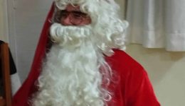 chamogela-ke-dora-sti-christougenniatiki